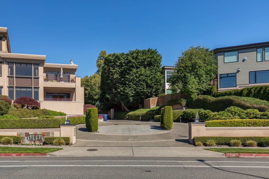 528 Lake St S Unit 101, Kirkland WA_0003