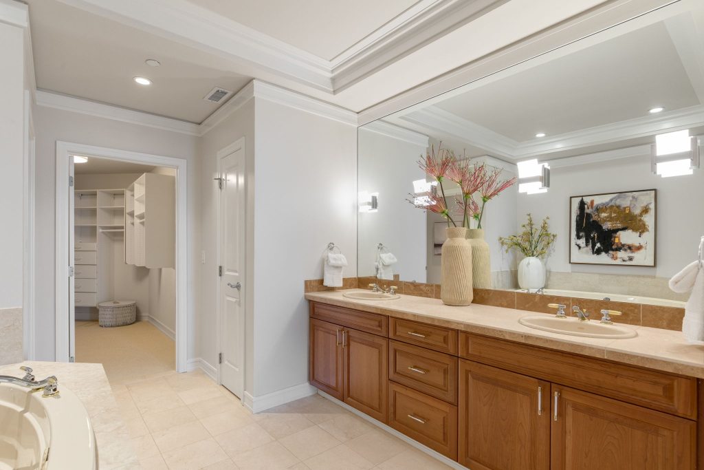 528 Lake St S Unit 101, Kirkland WA_0040